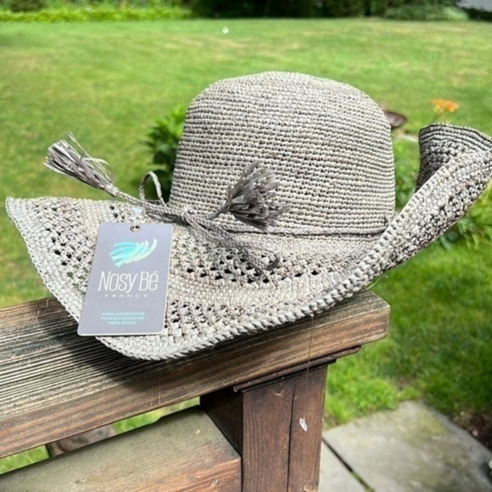 Nosy Bé France 100% Rafia hat grey going into green